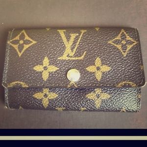 Louis Vuitton key case key holder keychain